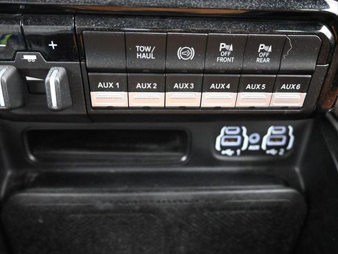 Used 2024 RAM 2500 Limited w/ Towing Technology Group AWD/4WD image 12