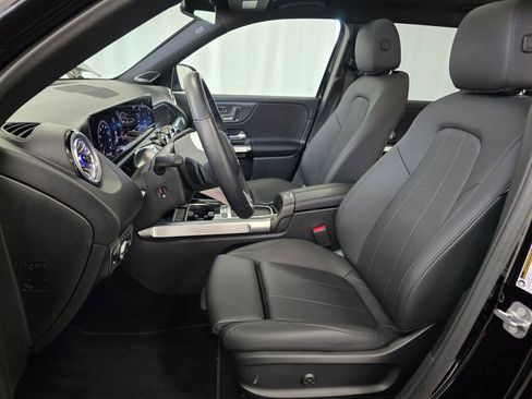 Used 2025 Mercedes-Benz GLB 250 4MATIC image 13