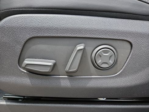 Used 2024 Kia Carnival SX FWD image 21
