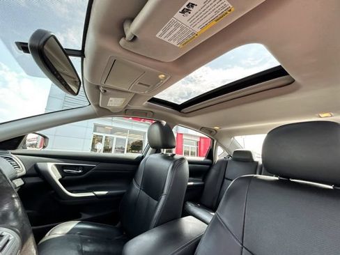 Used 2017 Nissan Altima 3.5 SL FWD image 34
