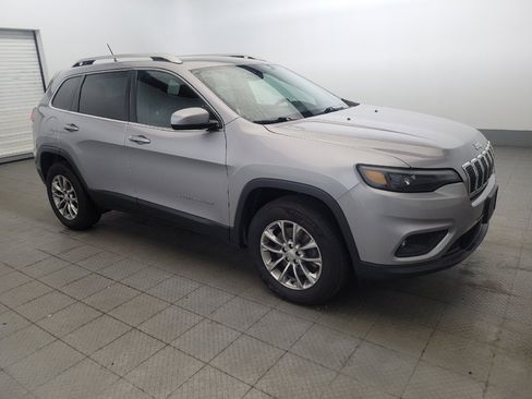 Used 2019 Jeep Cherokee Latitude Plus AWD/4WD image 11