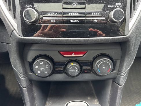 Used 2018 Subaru Crosstrek 2.0i Premium w/ Moonroof Package image 14