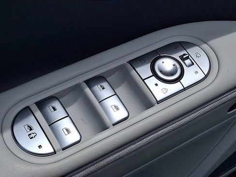 Used 2023 Hyundai Ioniq 5 Limited AWD/4WD image 26