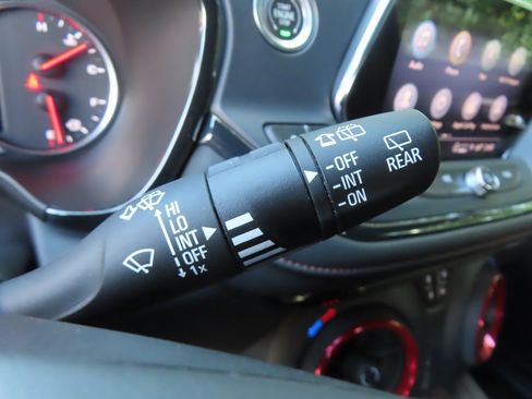 Used 2022 Chevrolet Blazer RS w/ Enhanced Convenience Package image 27