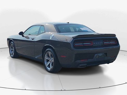Used 2019 Dodge Challenger SXT RWD image 6