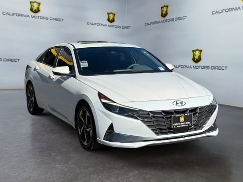 Used 2022 Hyundai Elantra SEL w/ Convenience + Premium Package image 7