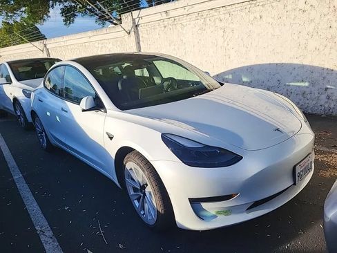 Used 2023 Tesla Model 3 Long Range AWD/4WD image 3