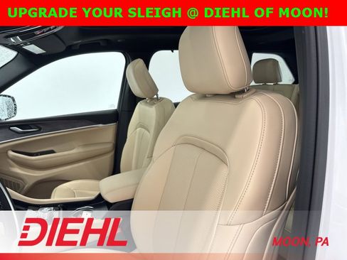 New 2025 Jeep Grand Cherokee Limited w/ Luxury Tech Group II image 20