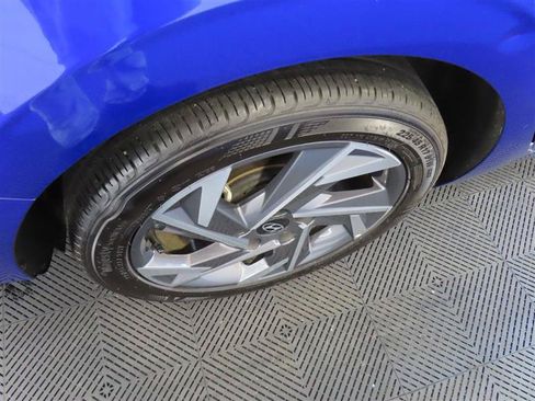Used 2025 Hyundai Elantra Sport FWD image 8