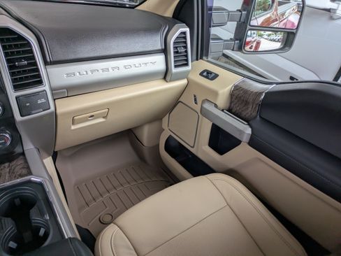 Used 2019 Ford F450 Lariat w/ Lariat Ultimate Package AWD/4WD image 18