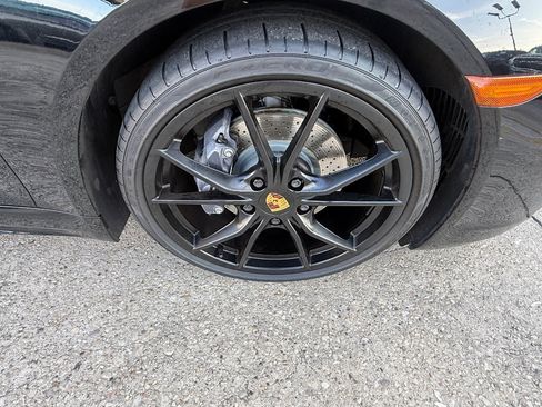 Used 2018 Porsche 718 Boxster RWD image 11