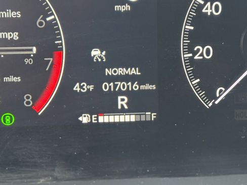 Used 2025 Honda HR-V Sport image 39