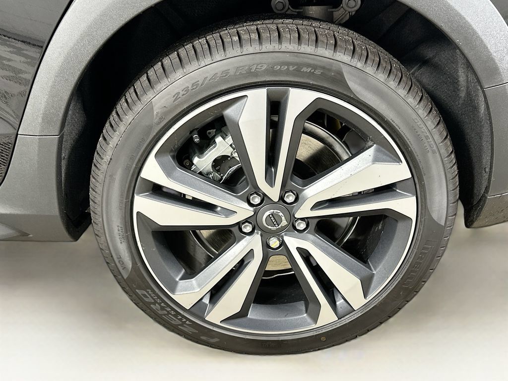 Used 2026 Volvo V60 B5 Cross Country Plus w/ Protection Package Premier AWD/4WD image 24