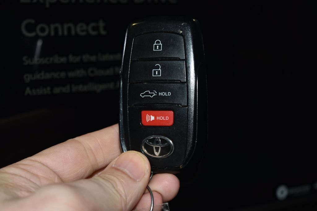 Used 2024 Toyota Tundra Limited AWD/4WD image 19