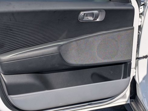 Used 2024 Hyundai Ioniq 6 SE RWD image 12