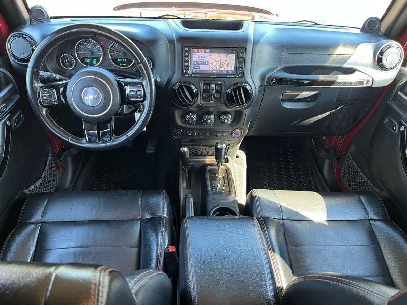 Used 2012 Jeep Wrangler Unlimited Sahara AWD/4WD image 15