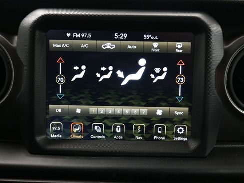 Used 2023 Jeep Gladiator Sport image 22