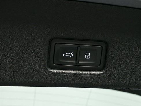 Certified 2024 Audi Q4 e-tron Prestige w/ Black Optic Package image 28