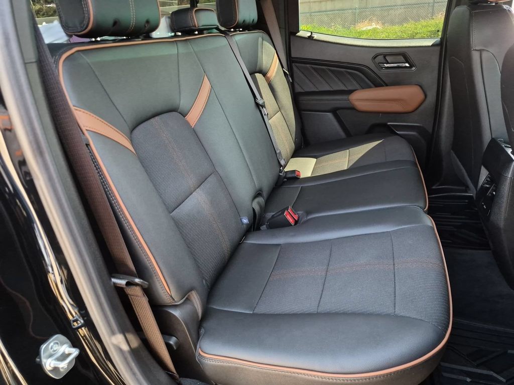 Used 2025 GMC Canyon AT4 AWD/4WD image 19