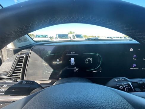 Used 2024 Kia Sportage EX FWD image 37