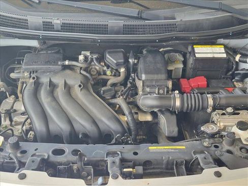 Used 2016 Nissan Versa SV w/ SV Appearance Package FWD image 17