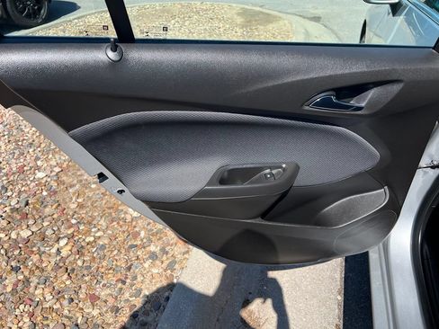 Used 2018 Chevrolet Cruze LT FWD image 19