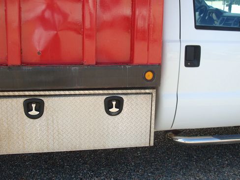 Used 2010 Ford F550 4x4 Regular Cab Super Duty image 14