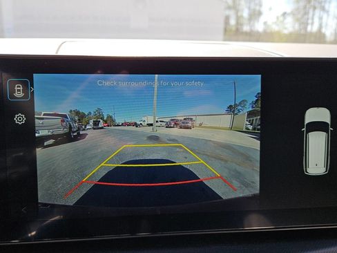 Used 2025 Hyundai Santa Fe SEL FWD image 18