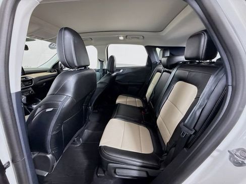 Used 2022 Ford Escape Titanium w/ Titanium Elite Package image 9