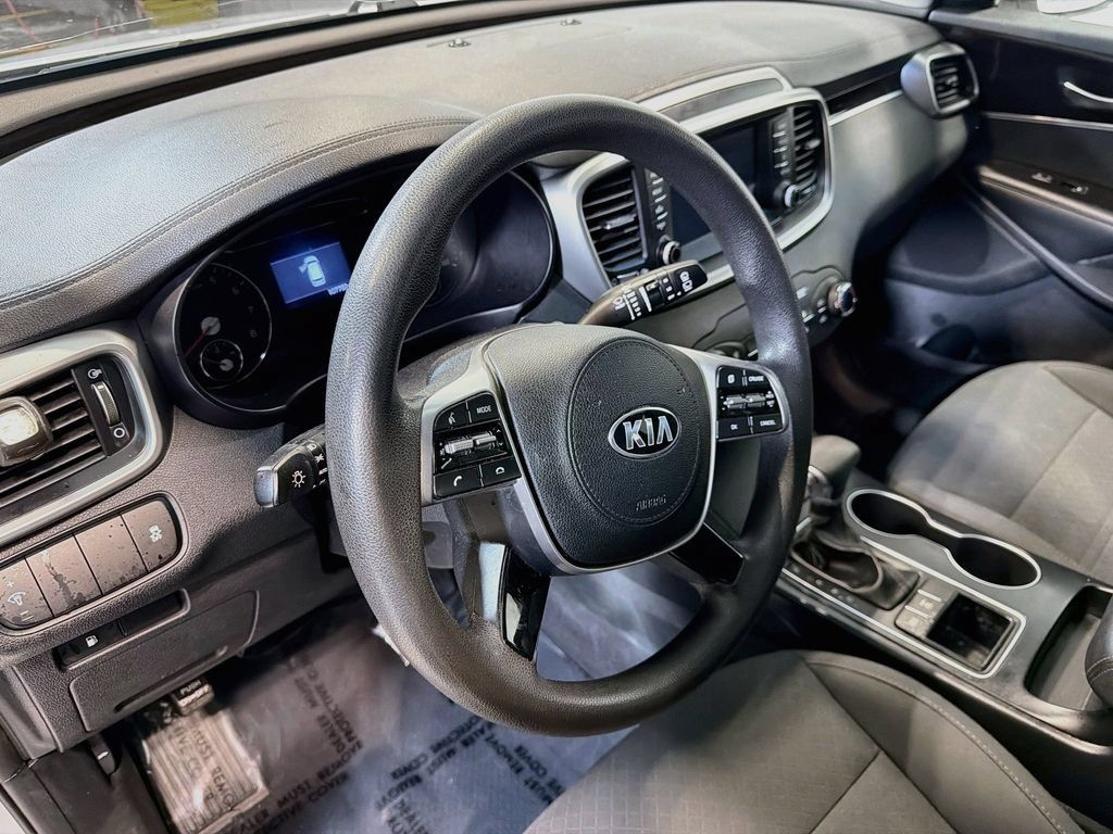 Used 2020 Kia Sorento AWD V6 image 6