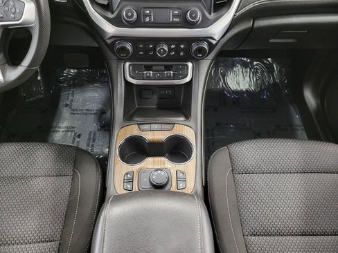 Certified 2023 GMC Acadia SLE w/ Driver Convenience Package image 16