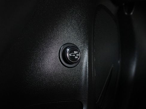Used 2022 Buick Envision Preferred FWD image 22