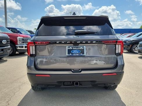 Certified 2026 Ford Explorer Active RWD image 5