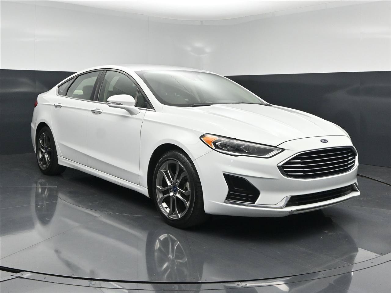 Used 2020 Ford Fusion SEL FWD image 3
