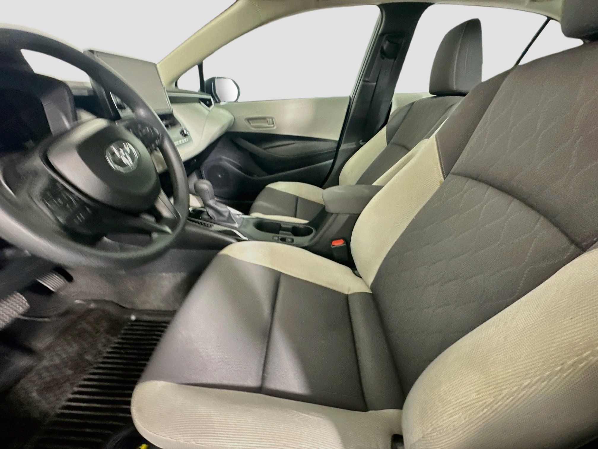 Used 2026 Toyota Corolla LE FWD image 13