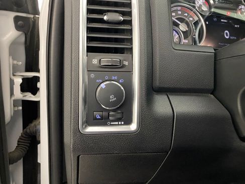 Used 2018 RAM 3500 Laramie Longhorn image 16