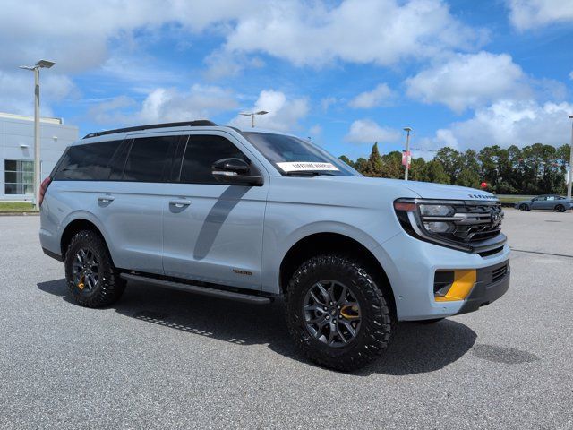 Used 2025 Ford Expedition Tremor AWD/4WD image 3