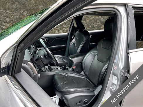 Used 2020 Jeep Cherokee Limited AWD/4WD image 18