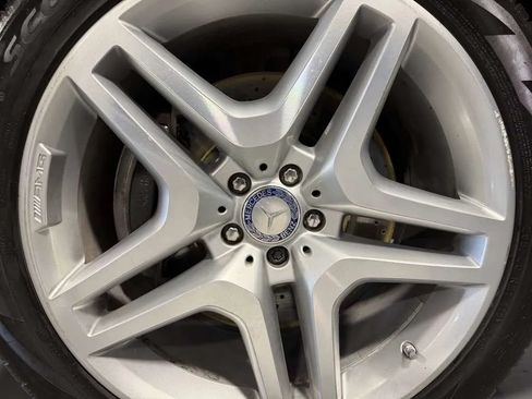 Used 2015 Mercedes-Benz GL 550 4MATIC image 11