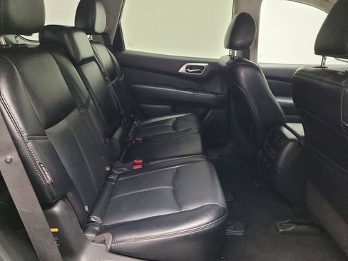 Used 2020 Nissan Pathfinder SL FWD image 19