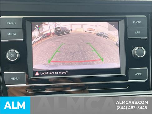 Used 2023 Volkswagen Jetta SE image 33