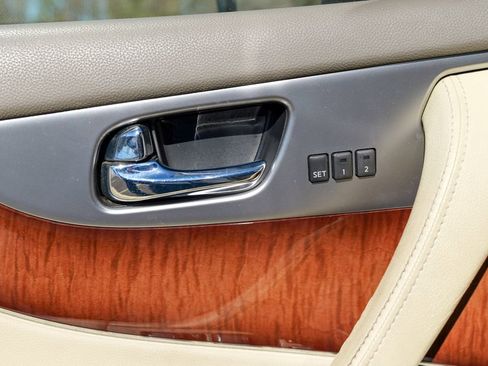 Used 2011 INFINITI FX35 AWD w/ Premium Pkg image 18