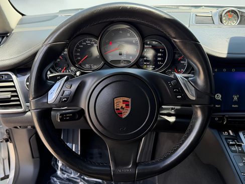 Used 2016 Porsche Panamera S RWD image 37