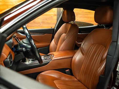 Used 2017 Maserati Levante w/ Luxury Package image 9