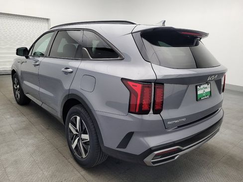 Used 2023 Kia Sorento S w/ Panoramic Sunroof Package image 5
