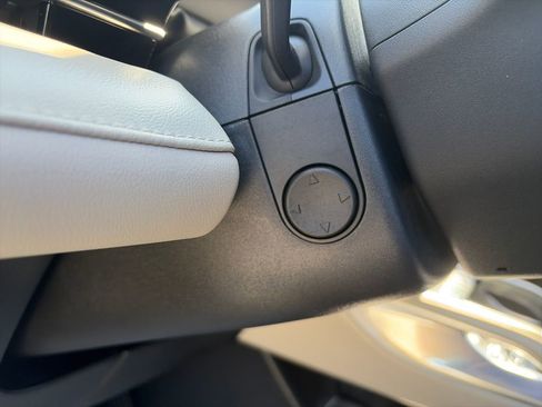 Used 2025 Lincoln Nautilus Premier w/ Equipment Group 102A image 21