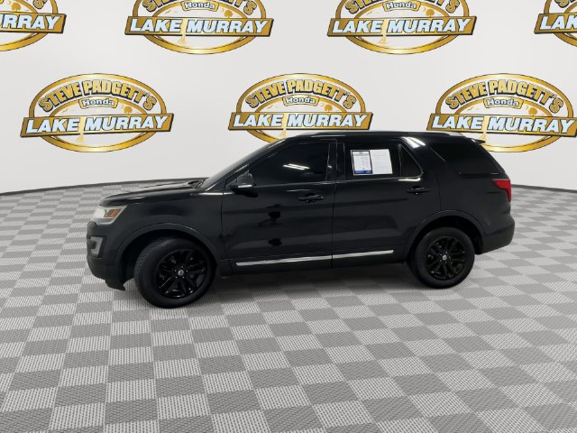 Used 2017 Ford Explorer XLT w/ Equipment Group 201A FWD image 9