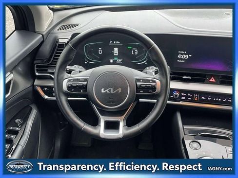 Used 2023 Kia Sportage EX image 14