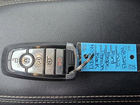 Used 2022 Ford Escape Titanium w/ Titanium Premium Package image 32