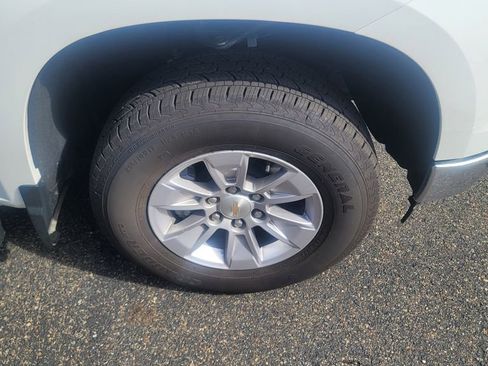 Used 2025 Chevrolet Silverado 1500 W/T w/ WT Value Package image 15